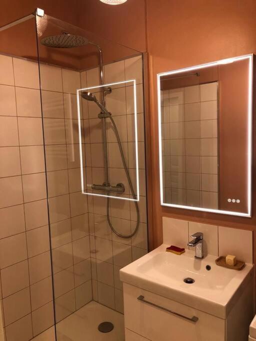 Appartement Vieux-Port/ 2 Min Du Metro Estrangin Marseille Luaran gambar